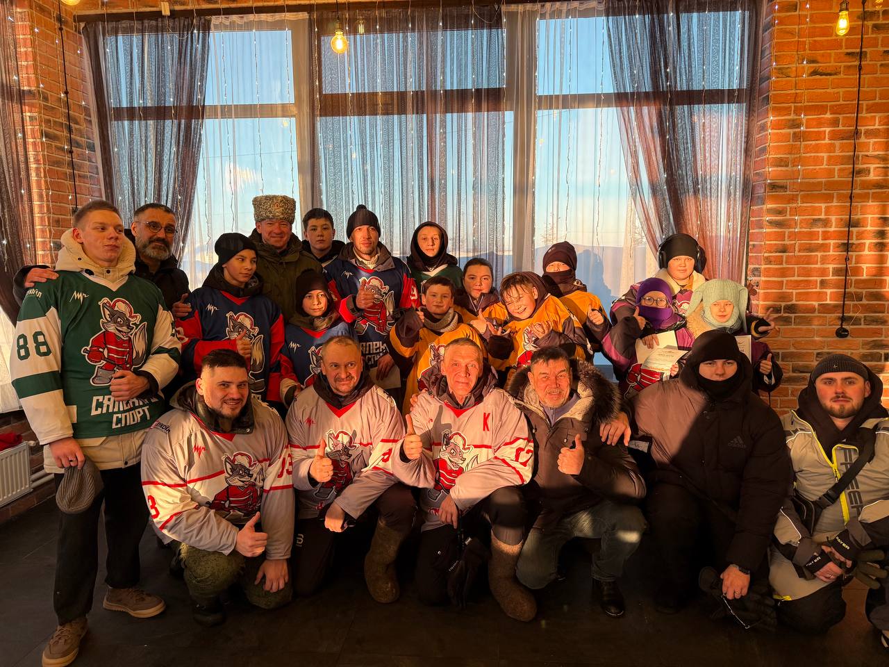 Сотрудники следственного управления СК России по ЯНАО провели необычный хоккейный турнир посвященный Дню защитника Отечества Сотрудники следственного управления СК России по ЯНАО провели необычный хоккейный турнир посвященный Дню защитника Отечества