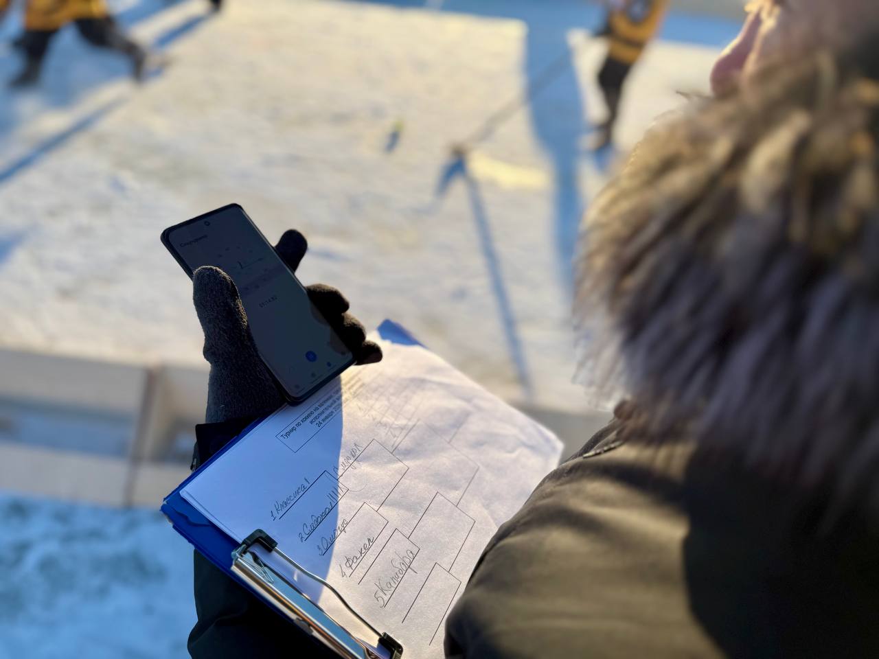 Сотрудники следственного управления СК России по ЯНАО провели необычный хоккейный турнир посвященный Дню защитника Отечества Сотрудники следственного управления СК России по ЯНАО провели необычный хоккейный турнир посвященный Дню защитника Отечества