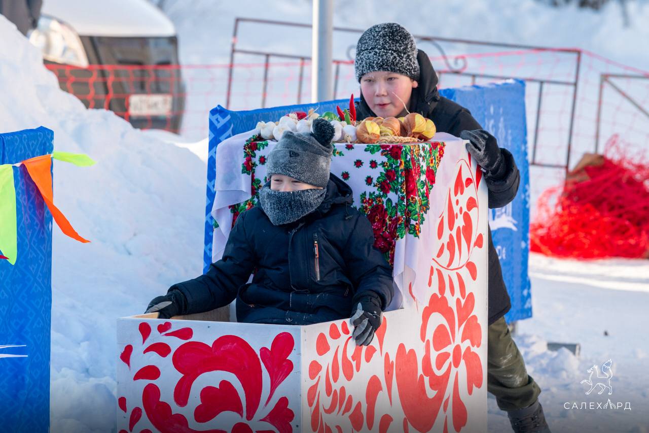 Друзья, весна хоть и добирается к нам с морозом, но мы знаем, что позвать её надо правильно - шумно и весело Друзья, весна хоть и добирается к нам с морозом, но мы знаем, что позвать её надо правильно - шумно и весело