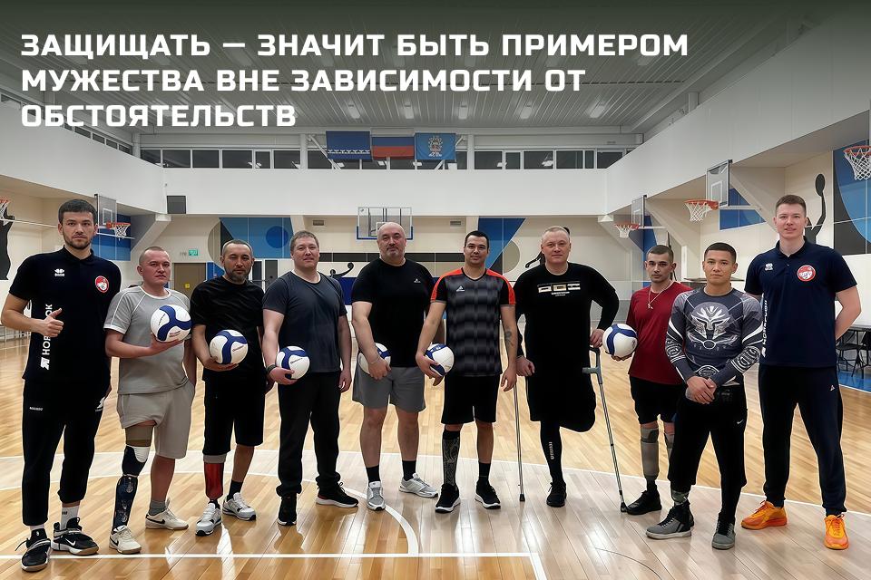 Сегодня мы поздравляем тех, кто защищает наше настоящее и вдохновляет будущее! Сегодня мы поздравляем тех, кто защищает наше настоящее и вдохновляет будущее!