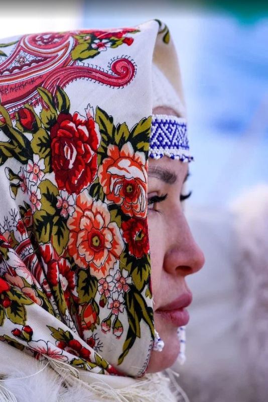 Обаяние севера. Восхищаемся ямальскими красавицами в их уникальных нарядах, которые придают любому празднику особую атмосферу