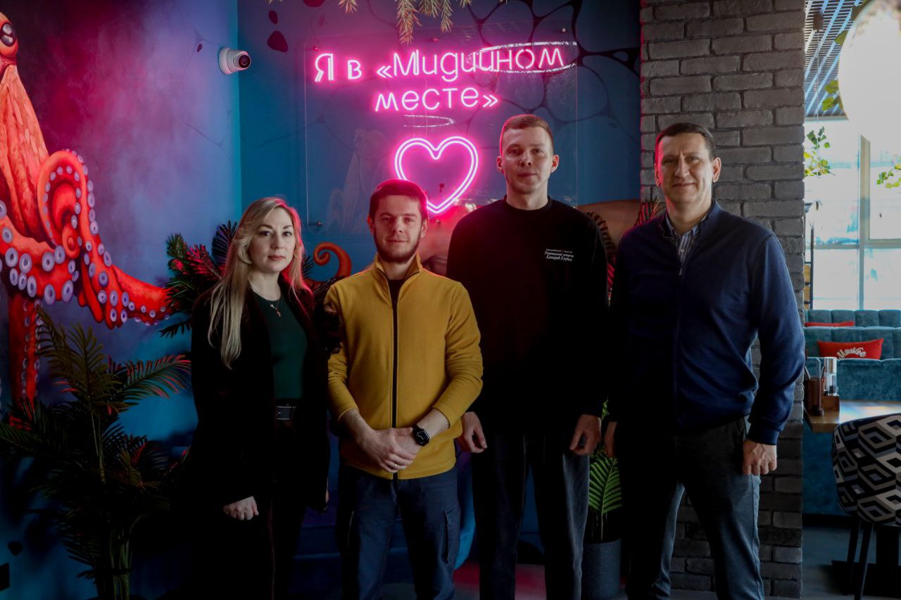 В Ноябрьске открылось «Мидийное место» — ресторан по франшизе 2026 года! В Ноябрьске открылось «Мидийное место» — ресторан по франшизе 2026 года!