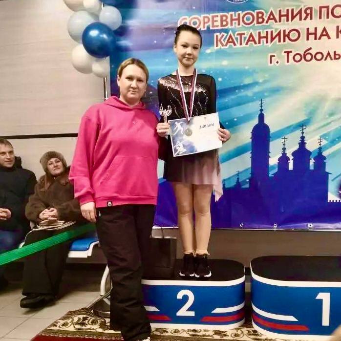 Ямальские фигуристки оформили серебряный хет-трик на турнире в Тобольске Ямальские фигуристки оформили серебряный хет-трик на турнире в Тобольске