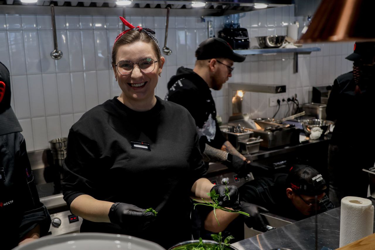 В Ноябрьске открылось «Мидийное место» — ресторан по франшизе 2026 года! В Ноябрьске открылось «Мидийное место» — ресторан по франшизе 2026 года!