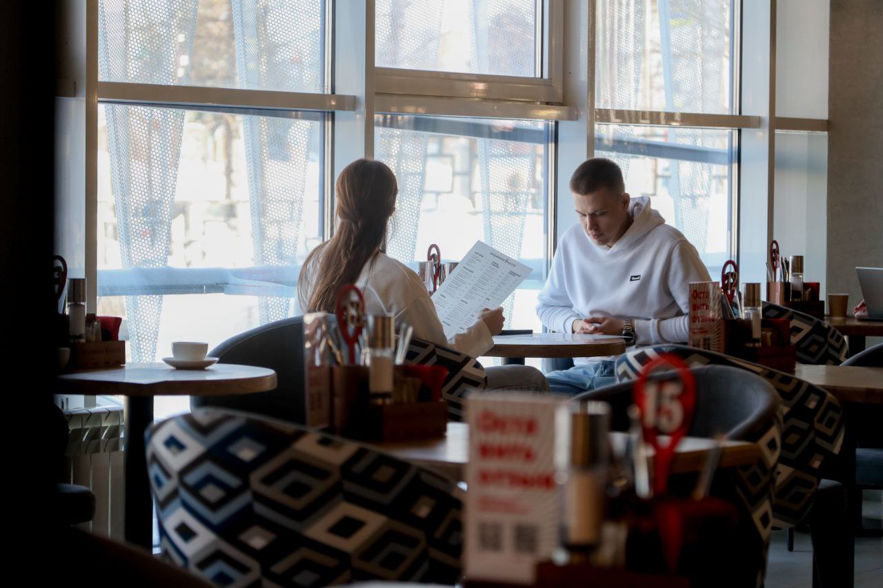 В Ноябрьске открылось «Мидийное место» — ресторан по франшизе 2026 года! В Ноябрьске открылось «Мидийное место» — ресторан по франшизе 2026 года!