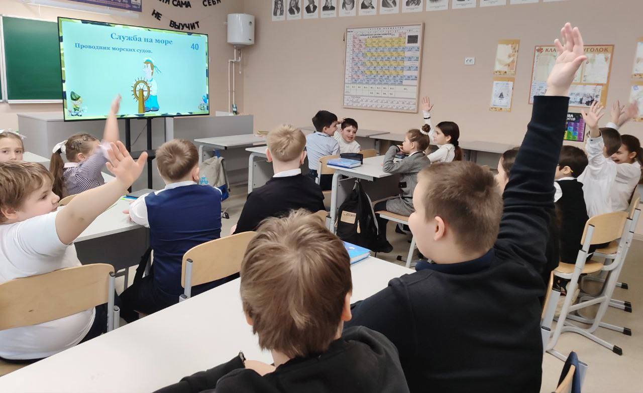 Образовательные учреждения Нового Уренгоя и Волновахи проводят совместные патриотические мероприятия Образовательные учреждения Нового Уренгоя и Волновахи проводят совместные патриотические мероприятия