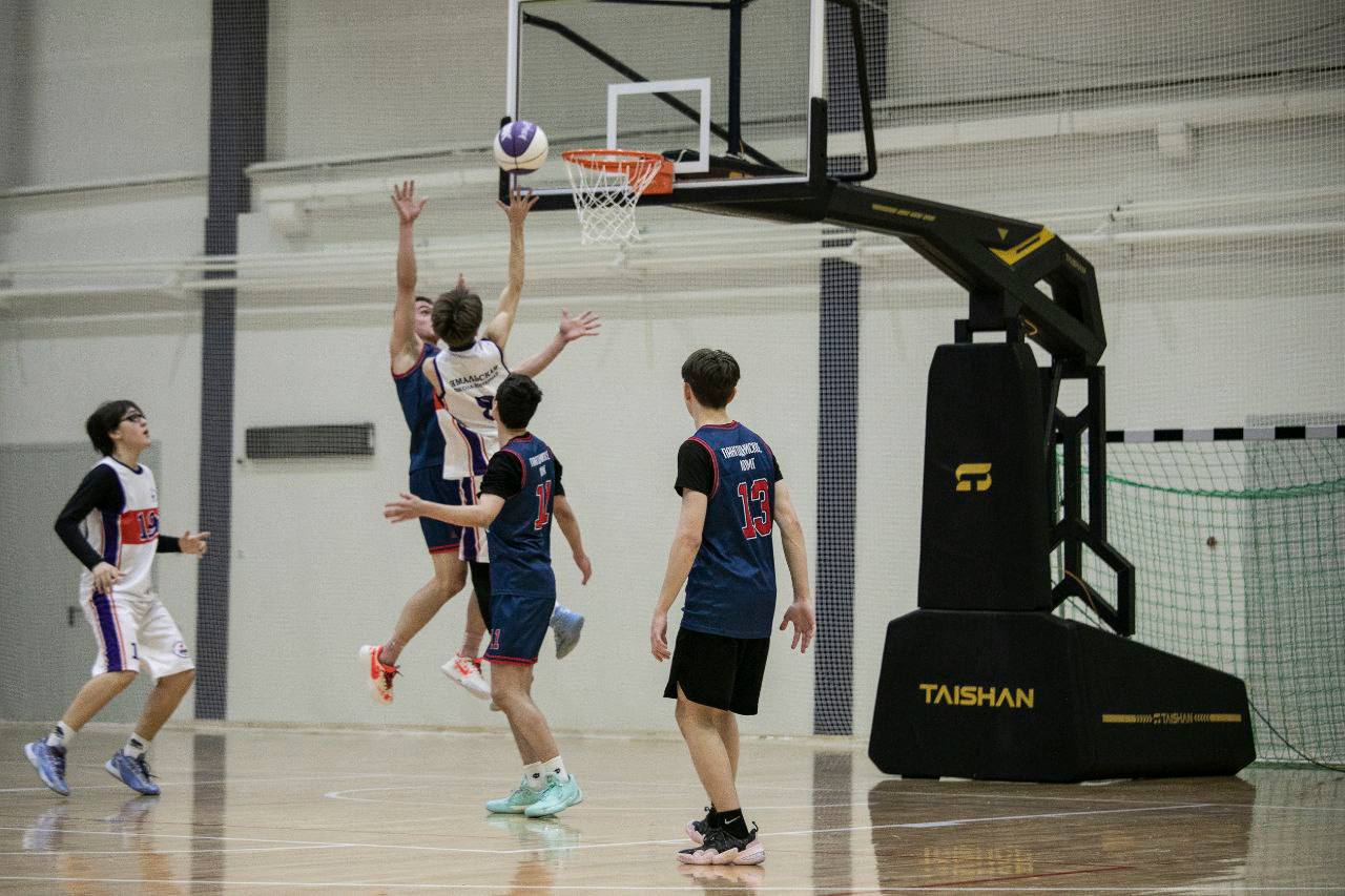 Алексей Романов: Сегодня у нас в городе стартовал региональный этап Всероссийского чемпионата Школьной баскетбольной лиги КЭС-Баскет в рамках проекта «Баскетбол – в школу» Алексей Романов: Сегодня у нас в городе стартовал региональный этап Всероссийского чемпионата Школьной баскетбольной лиги КЭС-Баскет в рамках проекта «Баскетбол – в школу»