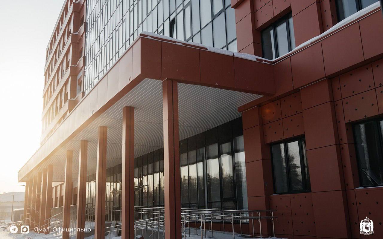 Давайте заглянем в новую поликлинику Ноябрьска Давайте заглянем в новую поликлинику Ноябрьска