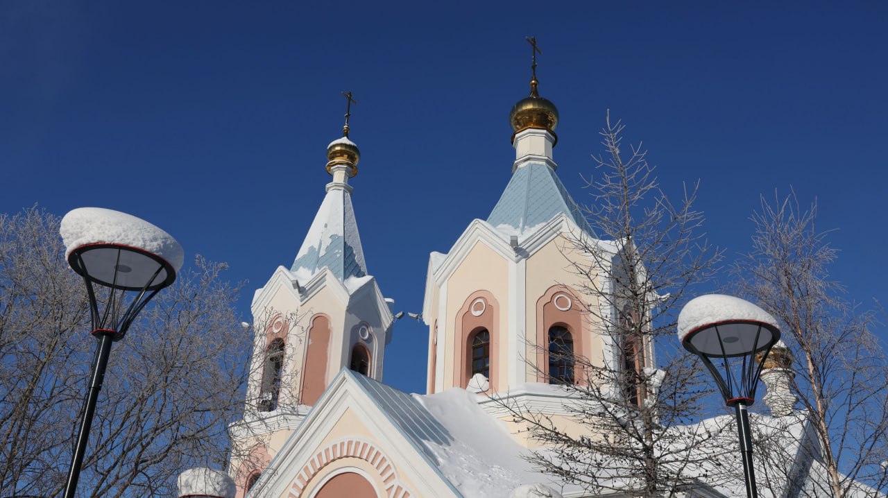Доброе утро, Салехард!. Утро встречает нас крепким северным морозом: за окном от -38° до -35°, по ощущениям -47°…-43°, ветер 1–3 м/с, облачно с прояснениями