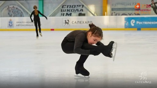 Идеальные линии, точные прыжки, настоящий артистизм и #НиДняБезДвижения — будущие чемпионки, для которых лёд стал второй стихией