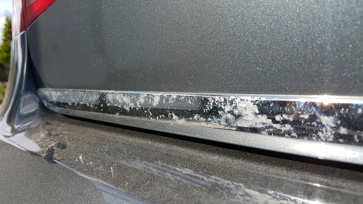 Как вернуть блеск хрому: простые способы очистки от зимнего налёта