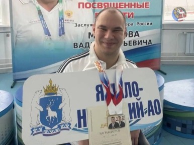 Богдан Пасось – пловец из Ноябрьска завоевал шесть медалей на всероссийских соревнованиях!