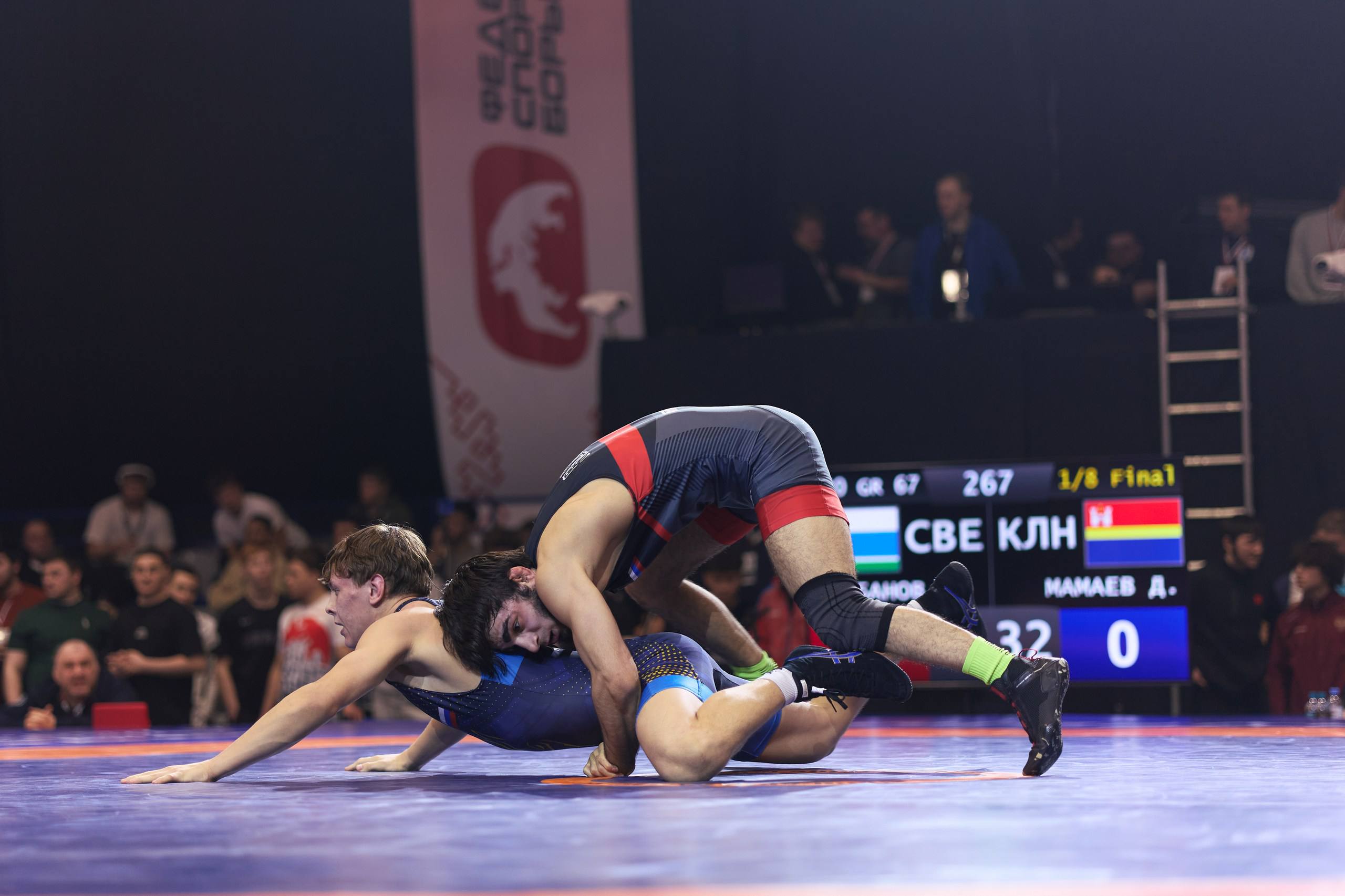 Первые финалы отгремели. Вчера мы уже узнали имена сильнейших борцов страны в весовых категориях 55 кг, 63 кг, 77 кг, 87 кг и 130 кг. Стремительно движемся к развязке первенства России — сегодня утешительные встречи в в/к 60... Первые финалы отгремели. Вчера мы уже узнали имена сильнейших борцов страны в весовых категориях 55 кг, 63 кг, 77 кг, 87 кг и 130 кг. Стремительно движемся к развязке первенства России — сегодня утешительные встречи в в/к 60...