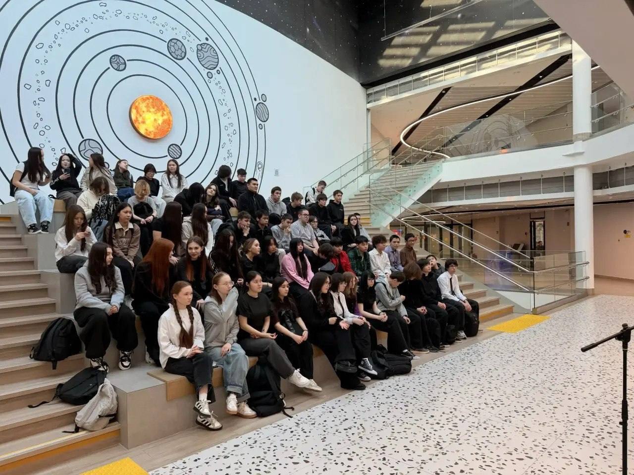 Сотрудник следственного управления СК России по Ямало-Ненецкому автономному округу провел профилактическую беседу с учащимися школы поселка Тазовский Сотрудник следственного управления СК России по Ямало-Ненецкому автономному округу провел профилактическую беседу с учащимися школы поселка Тазовский