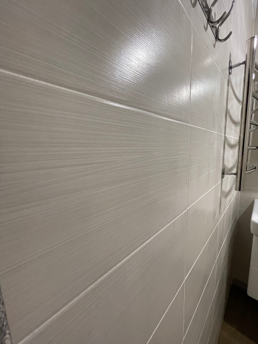 Как правильно очищать плитку после укладки: советы и рекомендации