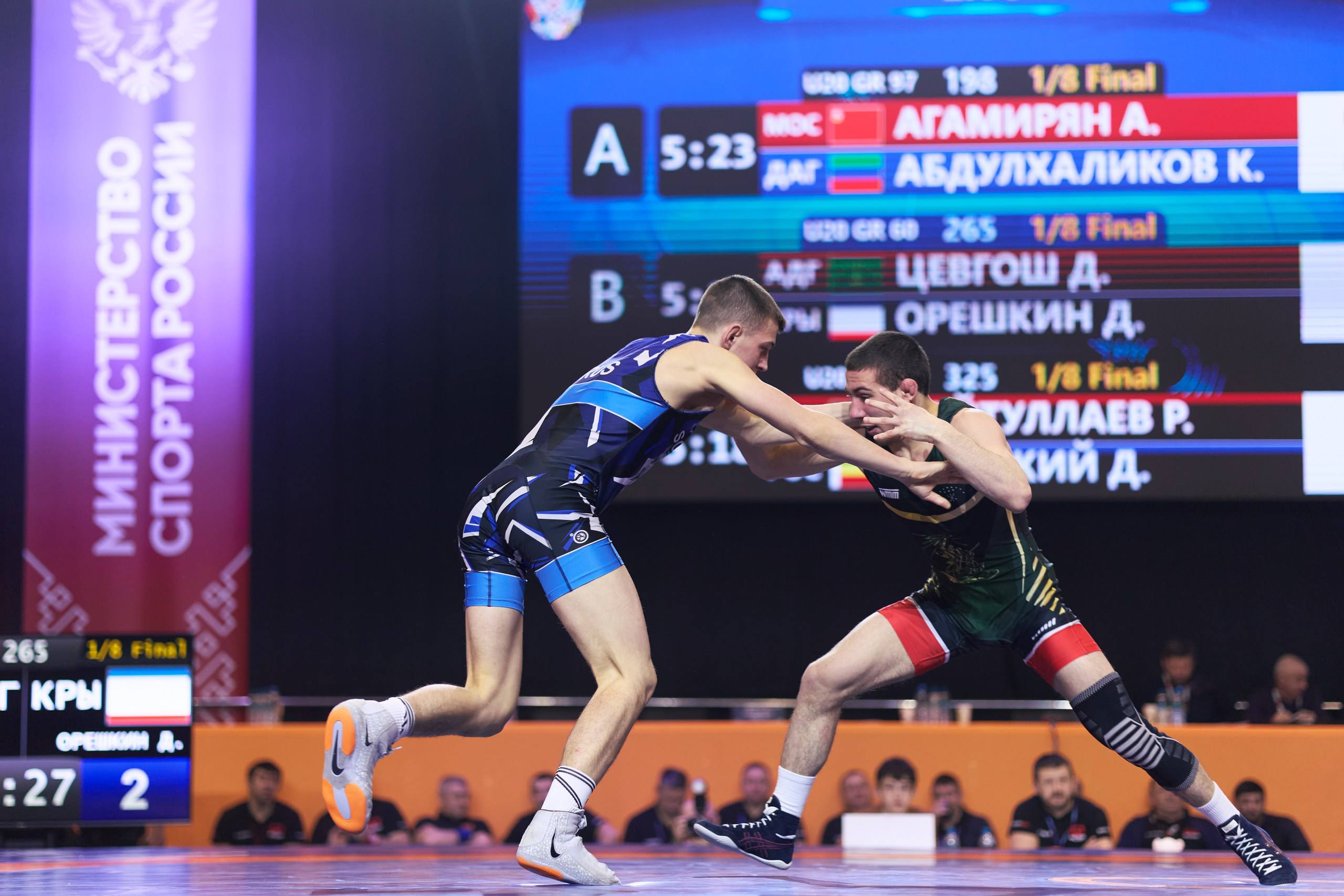 Первые финалы отгремели. Вчера мы уже узнали имена сильнейших борцов страны в весовых категориях 55 кг, 63 кг, 77 кг, 87 кг и 130 кг. Стремительно движемся к развязке первенства России — сегодня утешительные встречи в в/к 60... Первые финалы отгремели. Вчера мы уже узнали имена сильнейших борцов страны в весовых категориях 55 кг, 63 кг, 77 кг, 87 кг и 130 кг. Стремительно движемся к развязке первенства России — сегодня утешительные встречи в в/к 60...