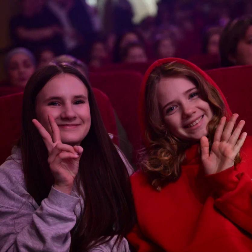 Антон Колодин: Первый день весны должен быть таким — в окружении самых красивых, умных, сильных, смелых — наших женщин! Антон Колодин: Первый день весны должен быть таким — в окружении самых красивых, умных, сильных, смелых — наших женщин!