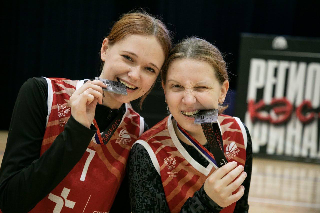 В Ноябрьске определили победителей финальных игр школьной баскетбольной лиги «КЭС-БАСКЕТ» В Ноябрьске определили победителей финальных игр школьной баскетбольной лиги «КЭС-БАСКЕТ»