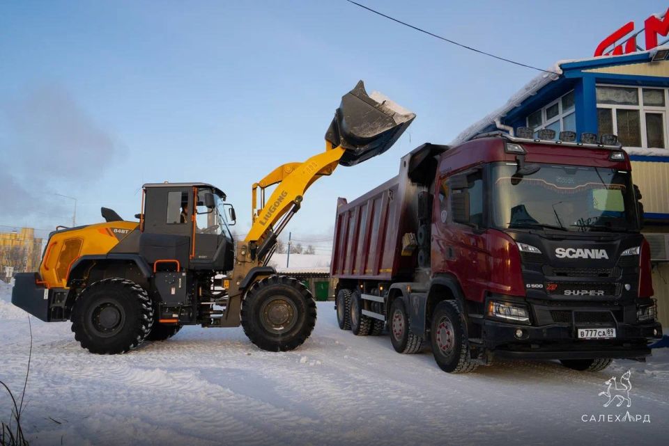 Коммунальные службы работают в плановом режиме - расчистка и вывоз снега ведутся во дворах и на улично-дорожной сети