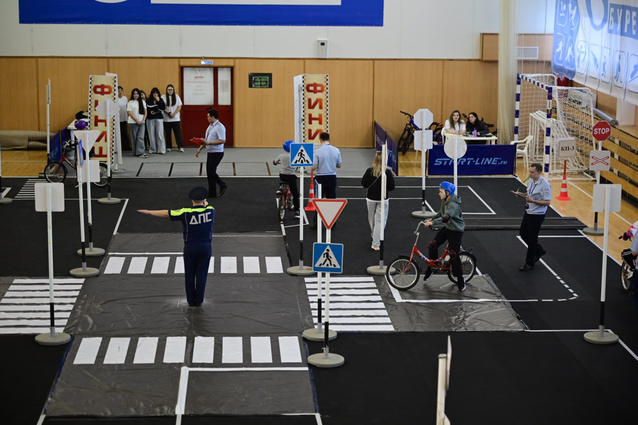 В Новом Уренгое прошел муниципальный этап всероссийского конкурса по безопасности дорожного движения среди школьников «Безопасное колесо» В Новом Уренгое прошел муниципальный этап всероссийского конкурса по безопасности дорожного движения среди школьников «Безопасное колесо»