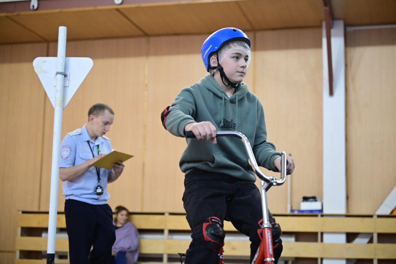 В Новом Уренгое прошел муниципальный этап всероссийского конкурса по безопасности дорожного движения среди школьников «Безопасное колесо» В Новом Уренгое прошел муниципальный этап всероссийского конкурса по безопасности дорожного движения среди школьников «Безопасное колесо»