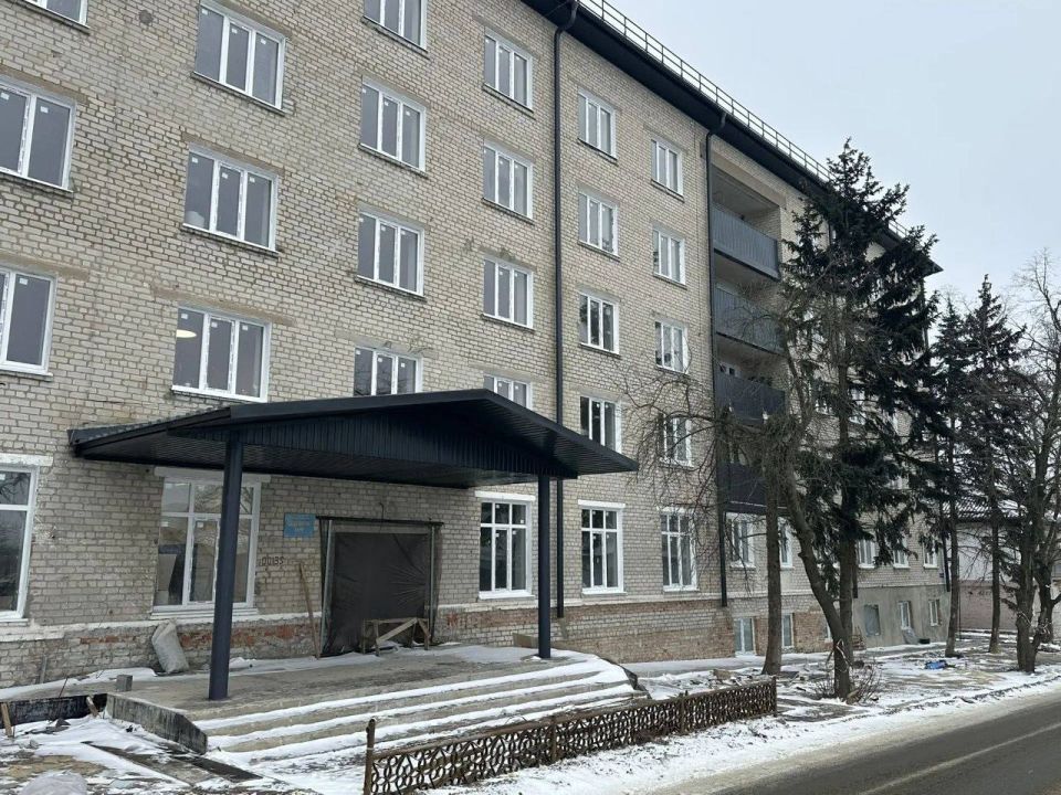 В общежитии поселка Донское завершен монтаж подсистемы подвесных потолков