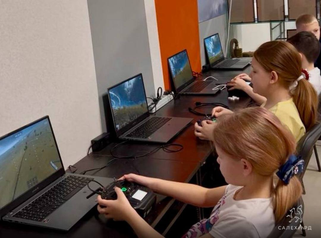 120 школьников занимаются сборкой беспилотников 120 школьников занимаются сборкой беспилотников