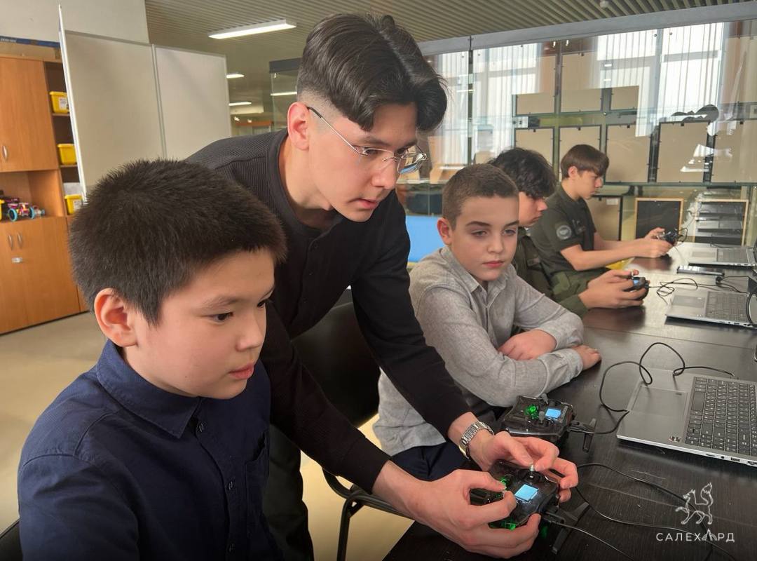 120 школьников занимаются сборкой беспилотников 120 школьников занимаются сборкой беспилотников