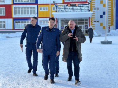 �������� �����-��������� ����������� ������ ������� ����� � ������� ������� ������ � ���� �������������