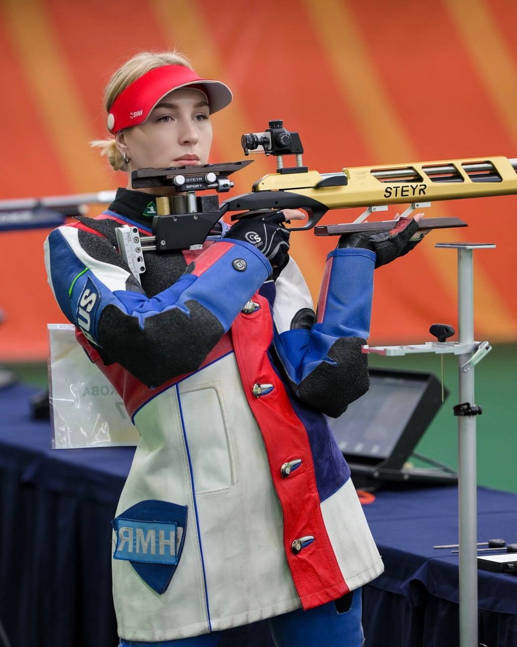 Также сегодня мы поздравляем с днём рождения Юлию Дьякову