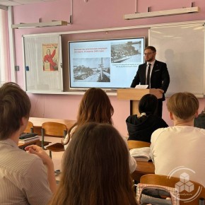 � 4-� ��������� ����� ������ �������� ����, ����������� 81-� ��������� ������ ������� �������������� ��������