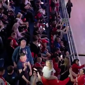 Второй тайм в самом разгаре! Болеют за команды даже самые маленькие фанаты! НУР. Официально |