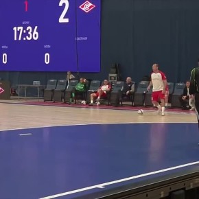 Первый футбольный матч! Прямо сейчас на паркете «Факел Арены» разворачивается захватывающее событие — встретились футбольные команды «Спартак Легенды» и «Факел Ямал»! Матч обещает быть ярким и эмоциональным! Игроки и...