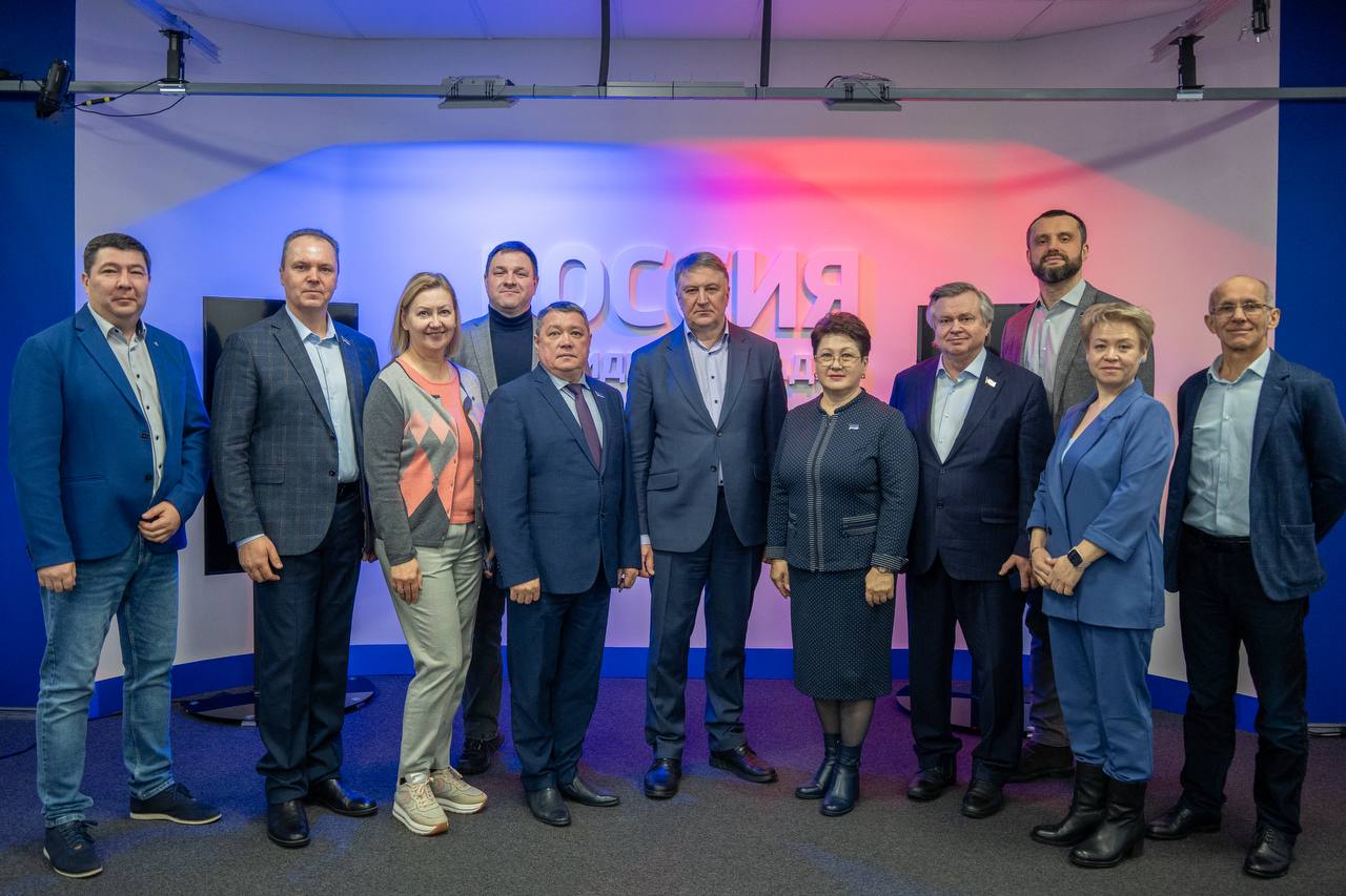 Сегодня вместе с коллегами посетили цифровой телерадиокомплекс ГТРК «Ямал» Сегодня вместе с коллегами посетили цифровой телерадиокомплекс ГТРК «Ямал»