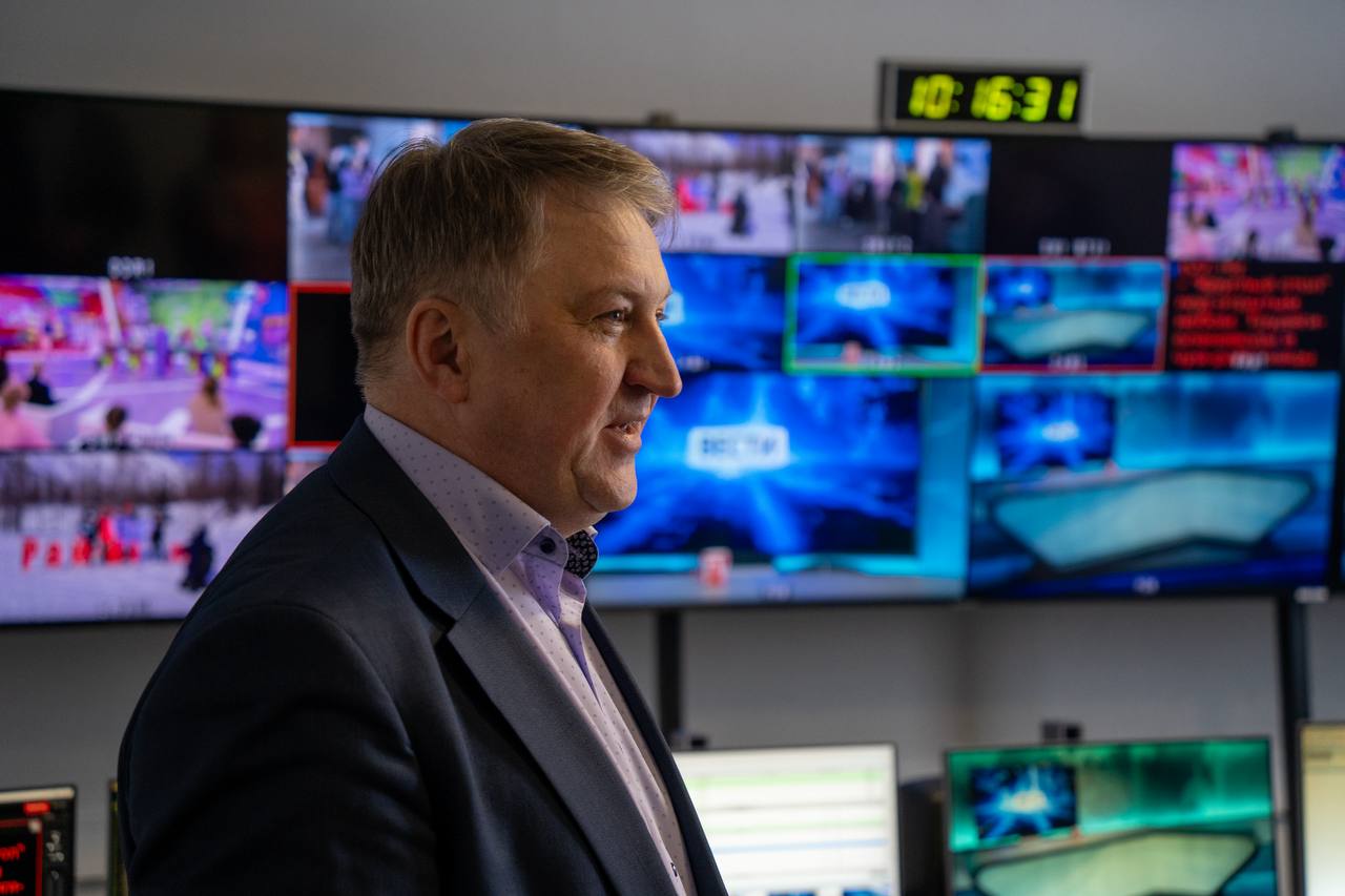 Сегодня вместе с коллегами посетили цифровой телерадиокомплекс ГТРК «Ямал» Сегодня вместе с коллегами посетили цифровой телерадиокомплекс ГТРК «Ямал»