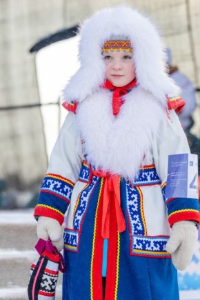 Светский раут: создаём стильный образ для празднования Дня оленевода