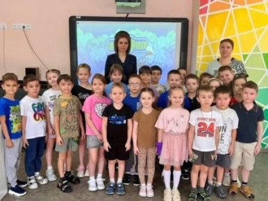 В Губкинском детском саду «Сказка» прошёл урок безопасности от Госавтоинспекции