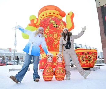 Отворяй ворота, к нам явилася весна!