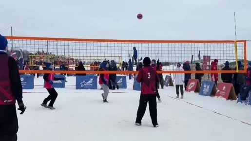 Вновь начались подачи и зрелищные розыгрыши на площадках Всероссийских соревнований по волейболу
