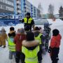 Ноябрьские автоинспекторы проводят профилактические беседы