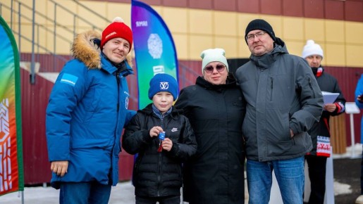 Губернатор Ямала вручил ключи от новых квартир в Аксарке и посетил несколько объектов поселка