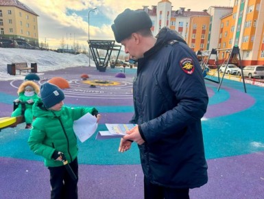 Начальник Госавтоинспекции Салехарда провёл профилактические