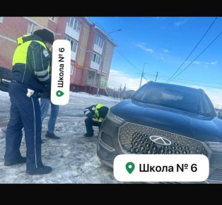 В социальной сети жительница окружной столицы написала слова благодарности сотрудникам Госавтоинспекции, которые оказали помощь в сложной дорожной ситуации