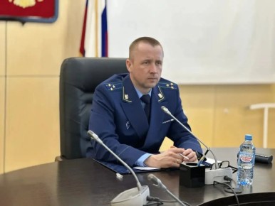 Заместитель прокурора автономного округа Александр Демин провел личный прием жителей Нового Уренгоя, Пуровского и Шурышкарского районов в режиме ВКС