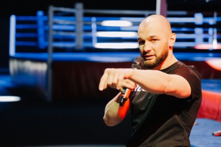 Мастеркласс от чемпиона: для спортсменов первенства УрФО по боксу