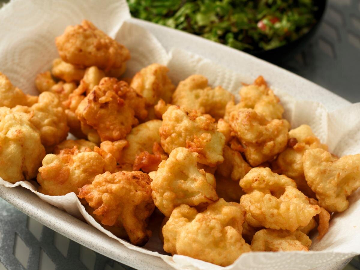 Цветная капуста в пивном кляре: хрустящие закуски, которые удивят любого