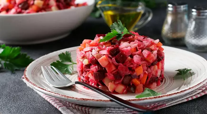 Винегрет с фасолью и квашеной капустой: как разнообразить традиционный рецепт