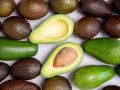 Авокадо под микроскопом: плюсы и минусы его потребления