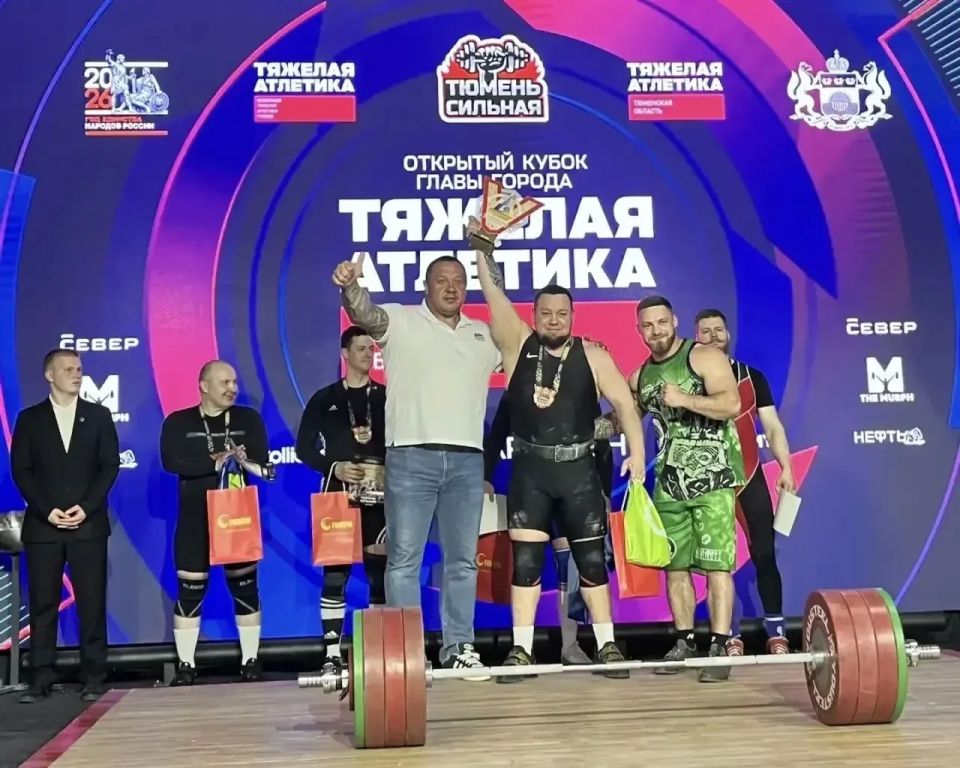 Два золота на Открытом турнире по тяжелой атлетике у спортсменов из Ноябрьска Два золота на Открытом турнире по тяжелой атлетике у спортсменов из Ноябрьска