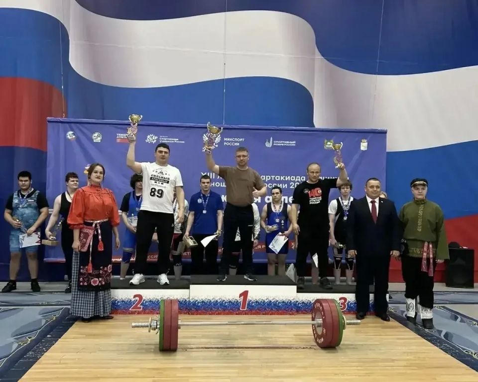 Ямальская сборная по тяжелой атлетике стала второй на II этапе XIII летней Спартакиады учащихся России Ямальская сборная по тяжелой атлетике стала второй на II этапе XIII летней Спартакиады учащихся России